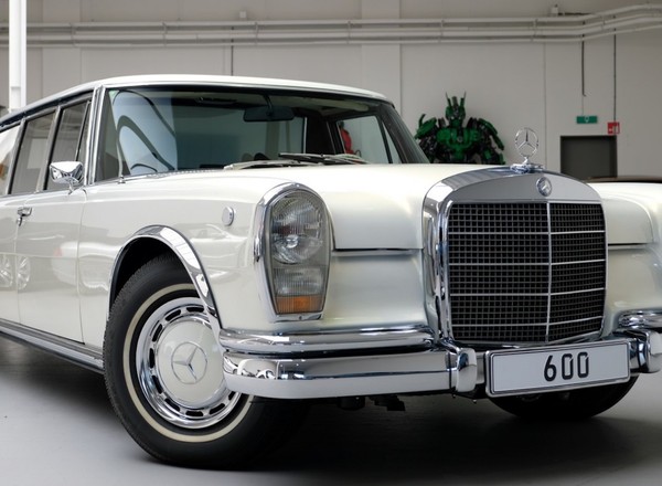 Mercedes 600 Pullman z kabiną od Maybacha 62