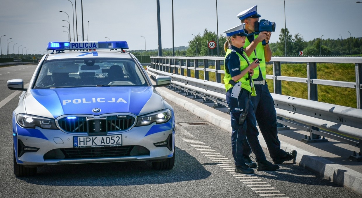 Trwają kontrole z wiaduktów. Jeden patrol w kilka godzin wystawia kilkadziesiąt mandatów
