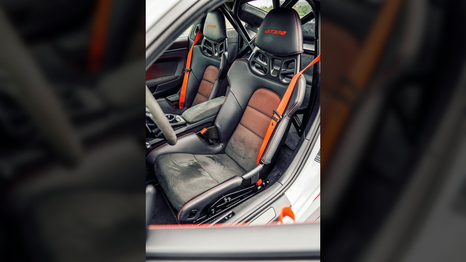 Volkswagen Garbus kontra Porsche 911 GT3 RS