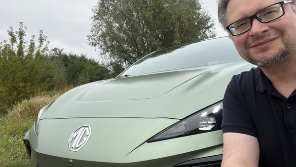 Jeździłem MG4 XPower. Ma taką relację mocy do ceny, że gdyby rozwijał 80 KM, kosztowałby 32 tys. zł