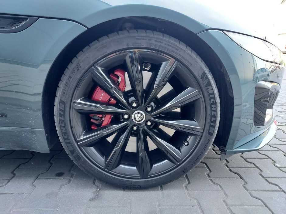 Jaguar F-Type R75
