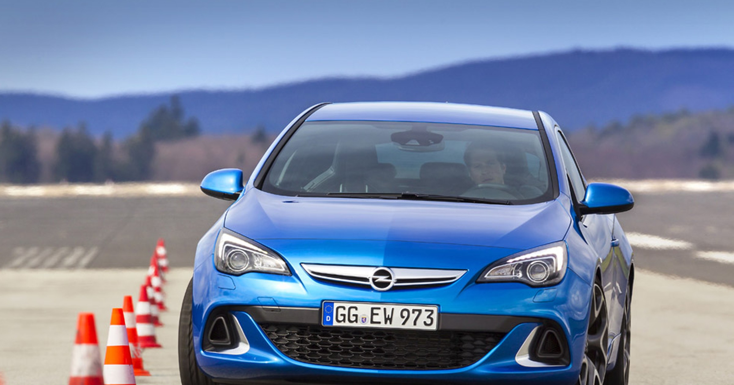 Opel Astra OPC: Golf GTI może się bać