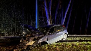 Nocna jazda zakończona na torach. Nietrzeźwy kierowca zatrzymany przez świadków