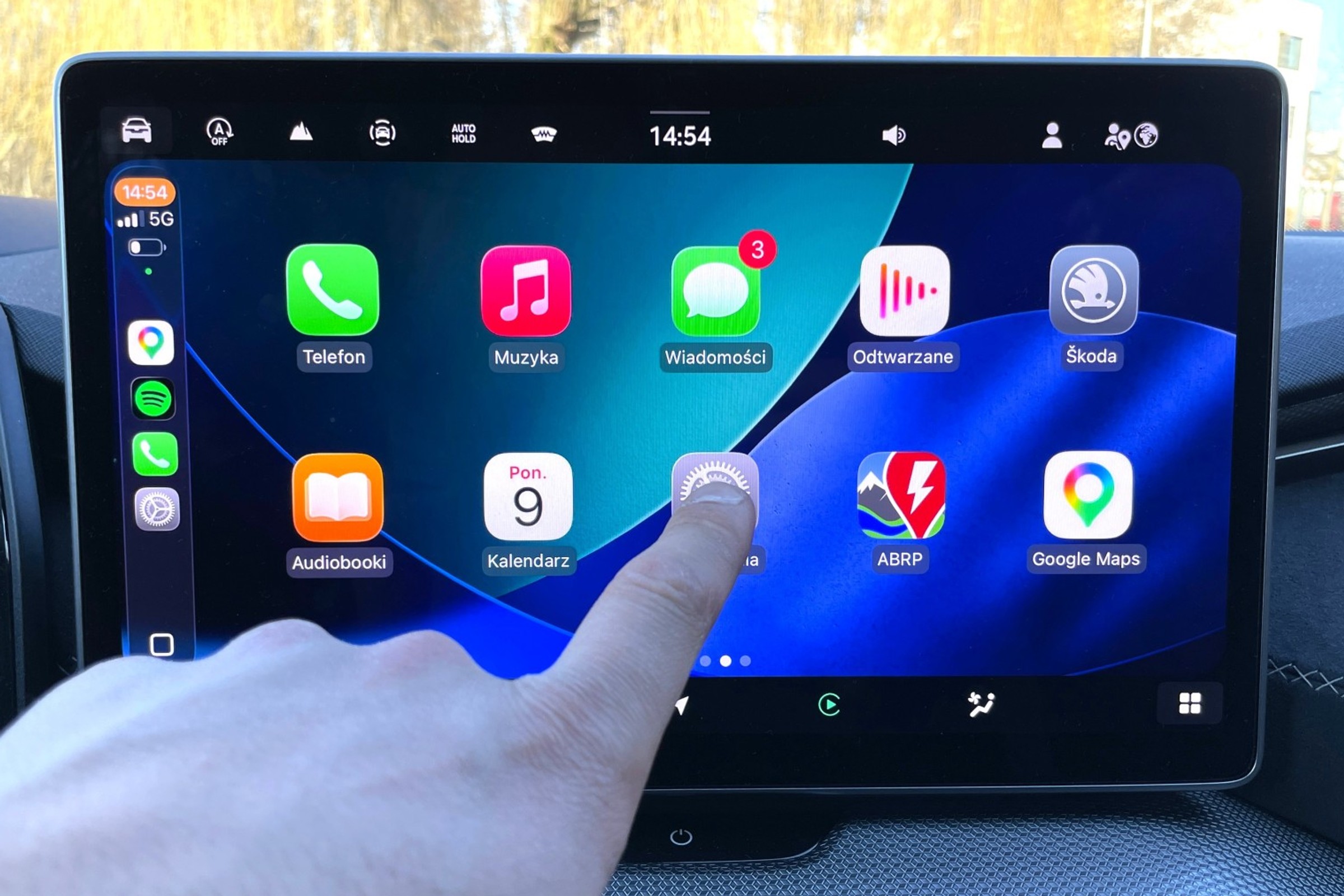 Tak można łatwo "naprawić" Apple CarPlay. Sposób na przywrócenie dużych ikon