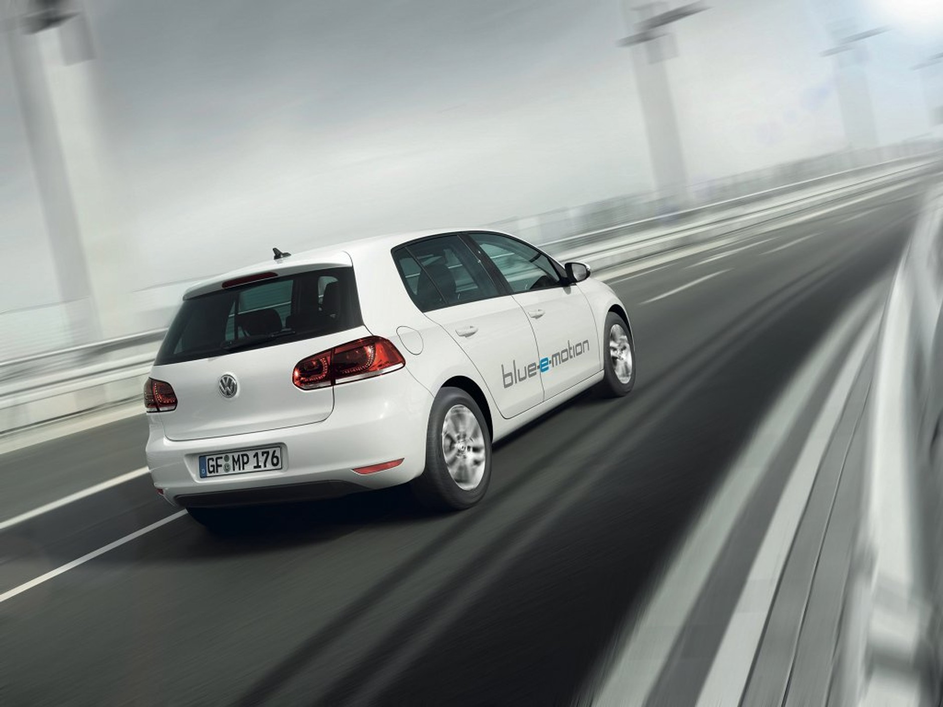 Volkswagen Golf blue-e-motion Concept