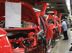 Fabryka w Gliwicach – jak produkuje się Opla Astrę