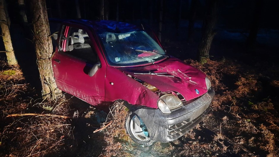 Fiat Seicento ukradziony i rozbity przez nieletnich