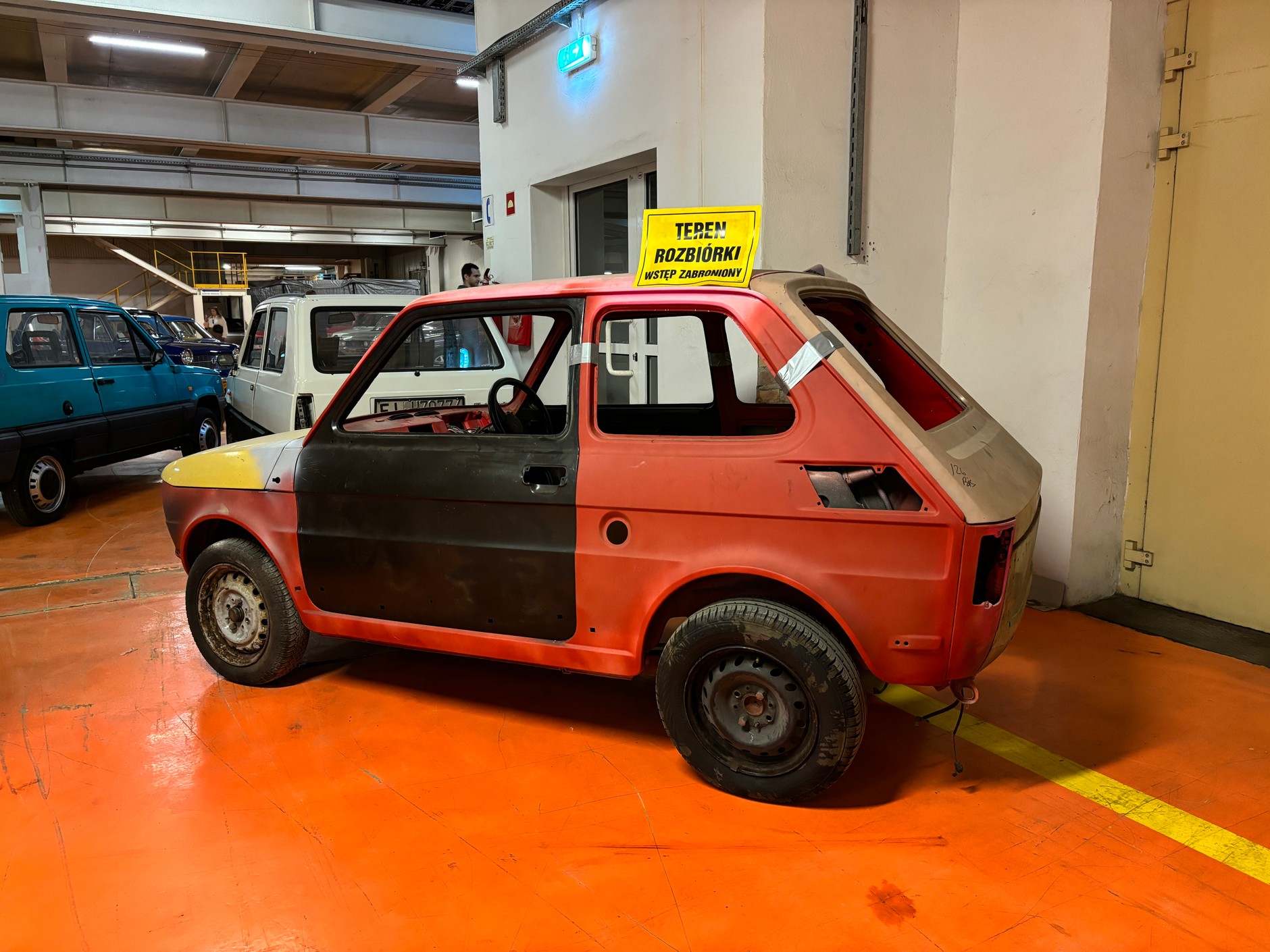 Wystawa w dawnej fabryce FSO