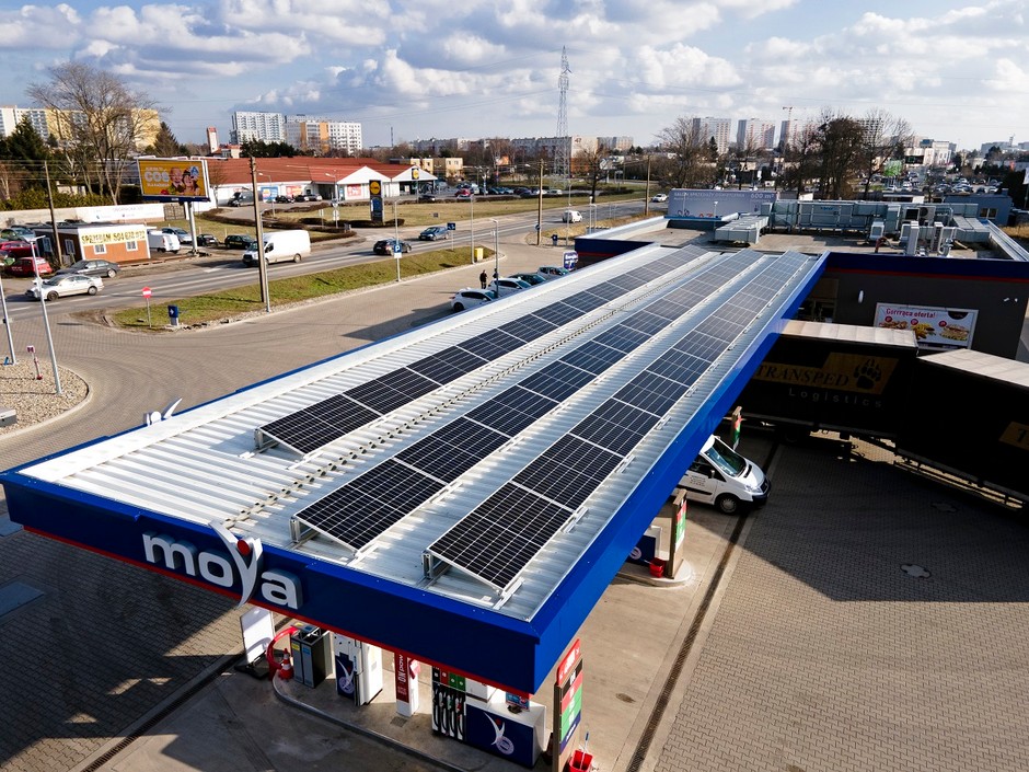 Stacja paliw Moya