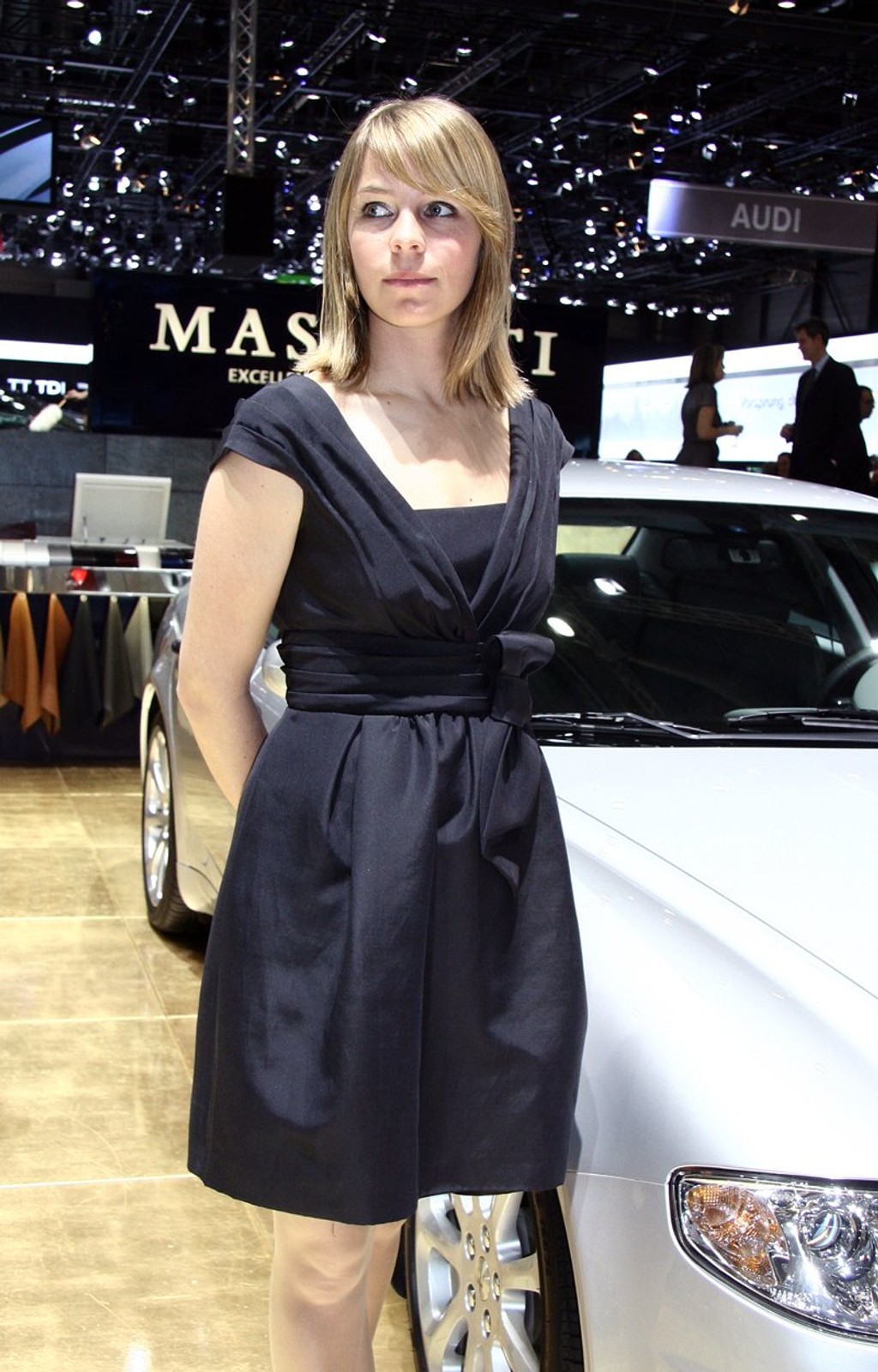 Genewa 2008: dziewczyny i samochody - fotogaleria (7. część)