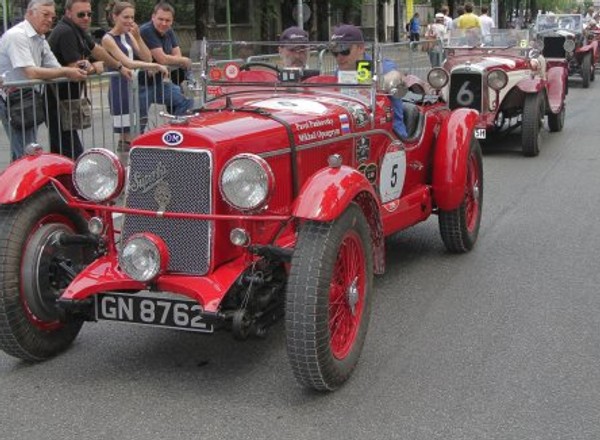 Mille Miglia 2016: 450 klasyków na 1000-milowej trasie