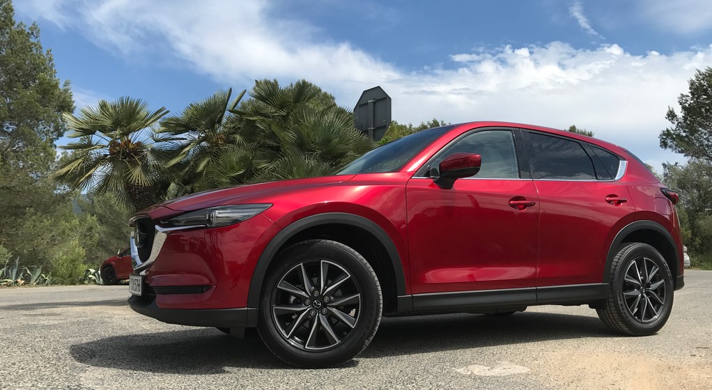 Z zewnątrz nie ma rewolucyjnych zmian w porównaniu z poprzednikiem