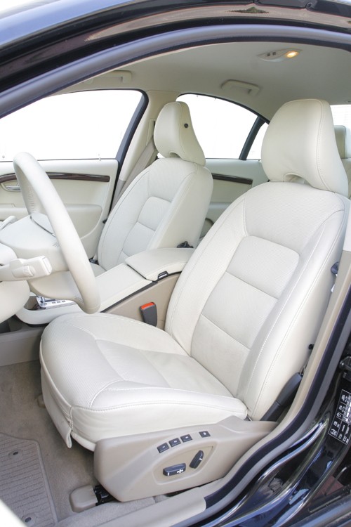 Honda Legend V6, Volvo S80 V8 - Jeden drogi, drugi jeszcze droższy!
