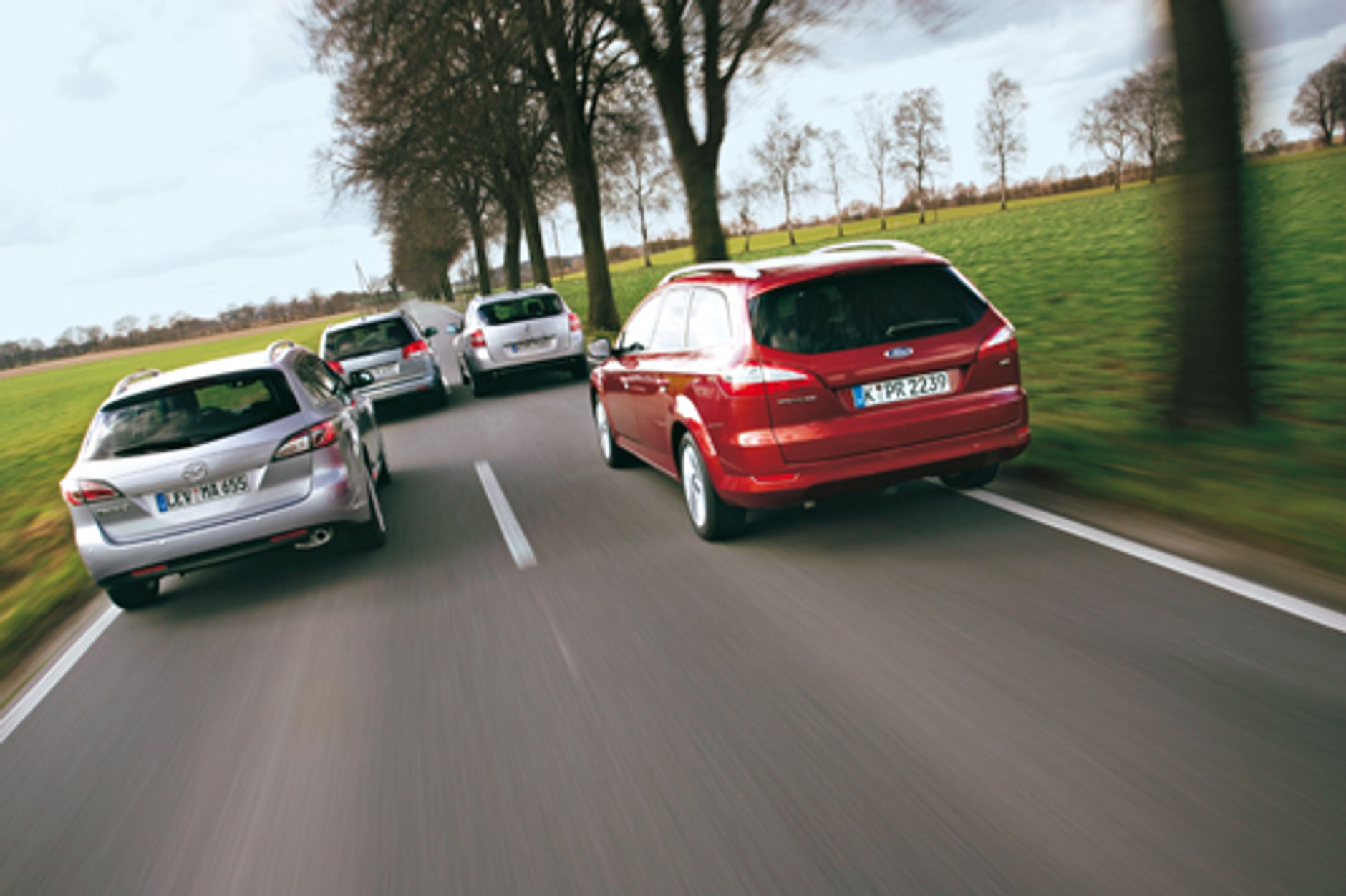 Mazda 6, Opel Vectra, Renault Laguna Ford Mondeo - Oto cztery rasowe kombi