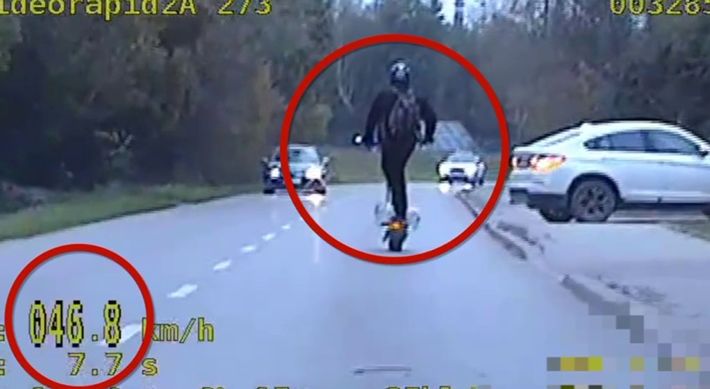 27-latek pędził hulajnogą prawie 50 km na godz.