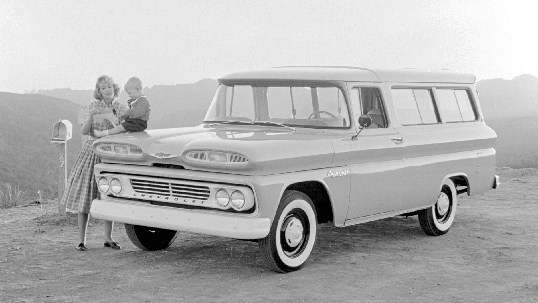 Chevrolet Suburban (piąta generacja; wersja sprzed liftingu; 1960-1961)