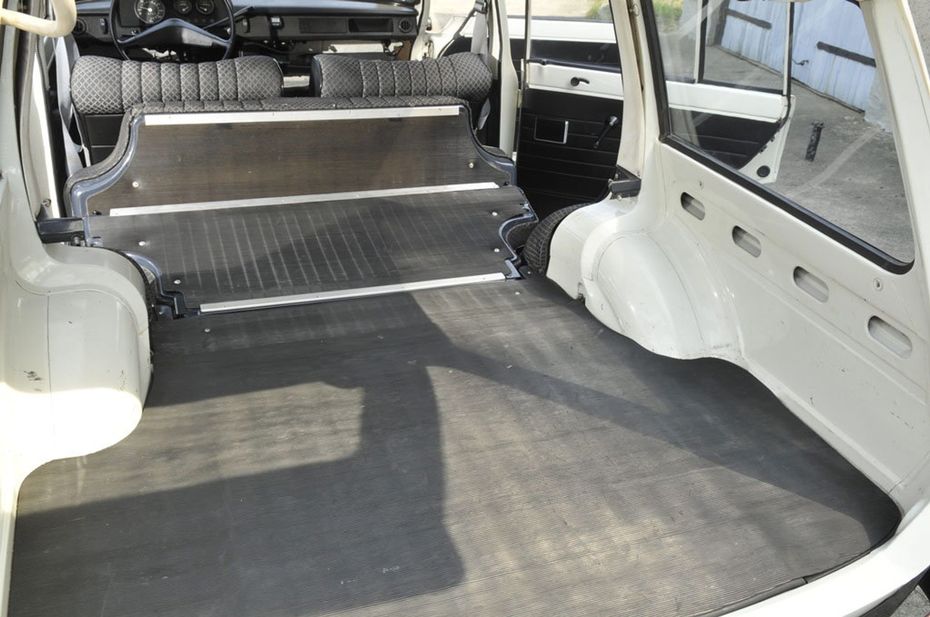 Turystyczna kombinacja - Wartburg 353 Tourist