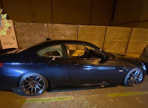 Ktoś niszczył kilofem zaparkowane BMW. Powód zaskoczył chyba nawet policjantów