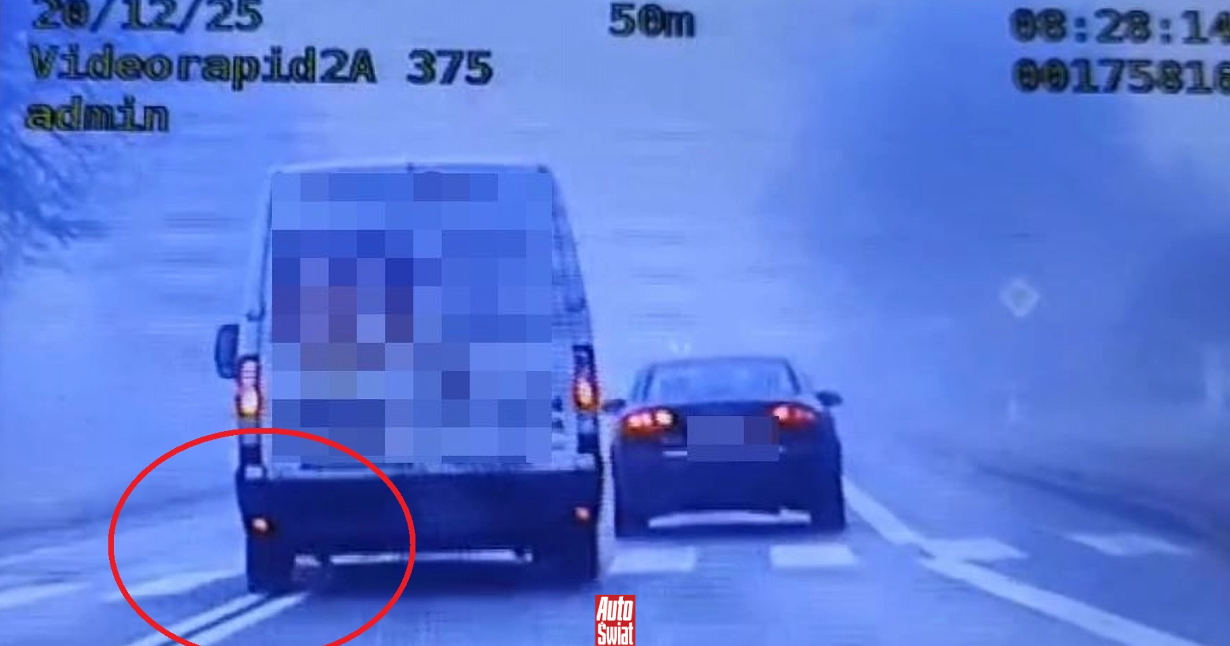 Kierowca busa zrobił to tuż przed przejściem. Na oczach policjantów. 1500 zł i 15 pkt