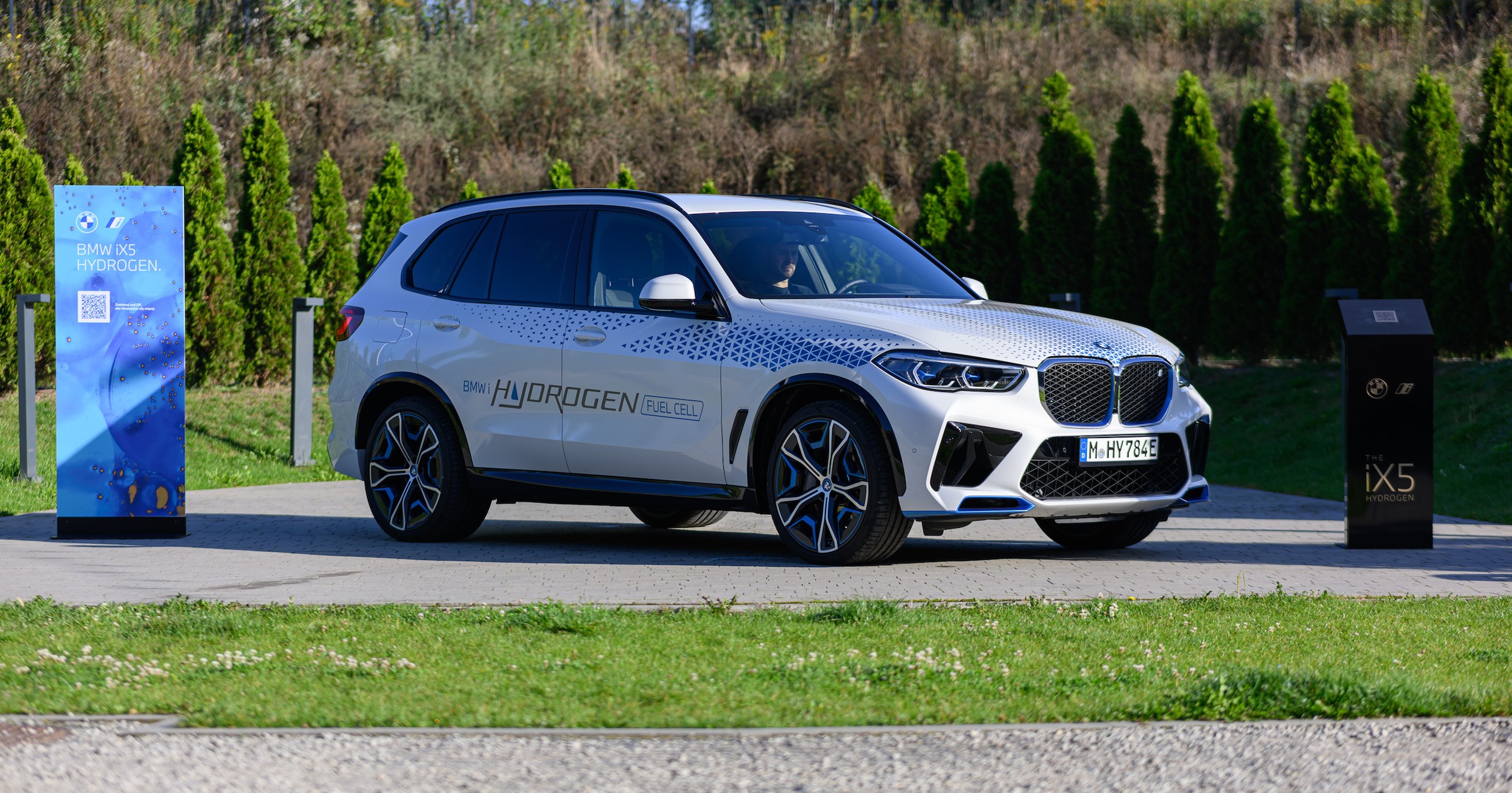 Sprawdziliśmy wodorowe BMW iX5 Hydrogen. Czy ma sens w Polsce?