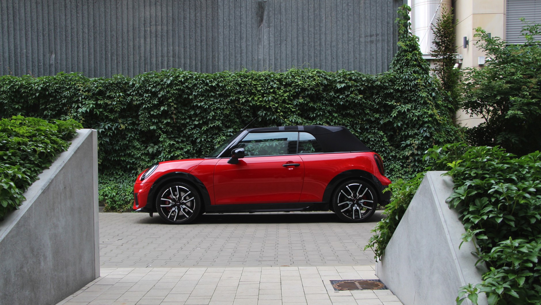 MINI John Cooper Works Cabrio