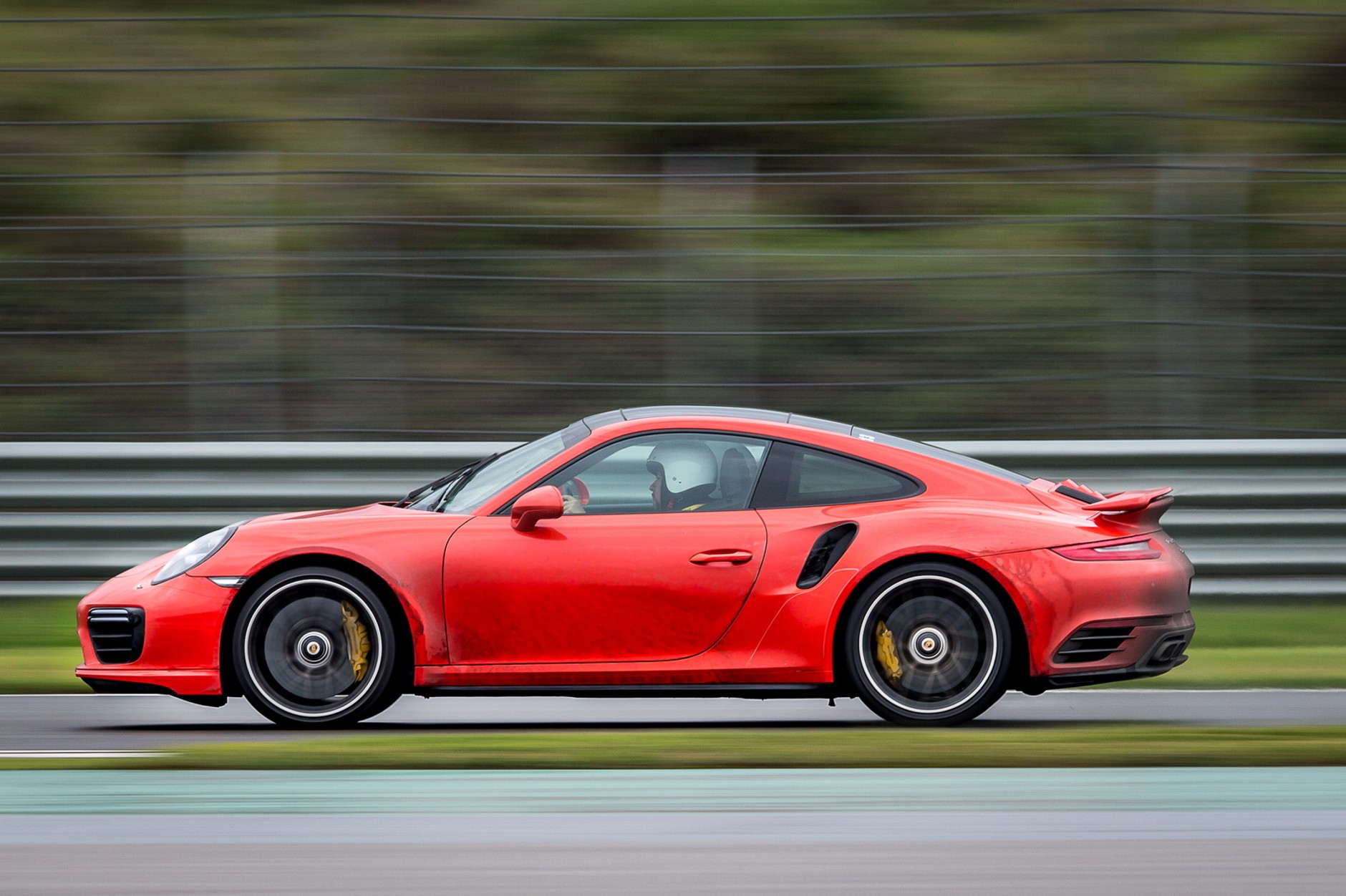 Porsche Carrera S i Turbo S na torze Istanbul Park