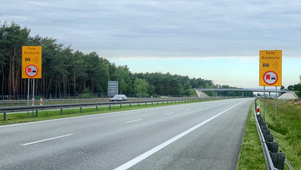 Taki zakaz już obowiązuje na autostradzie A2. Są też kamery