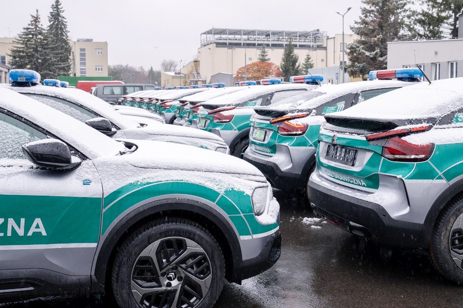 Straż Graniczna kupiła za 5,4 mln zł 27 elektrycznych Citroenów e-C4