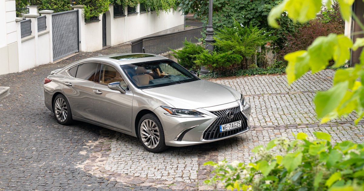 Lexus ES