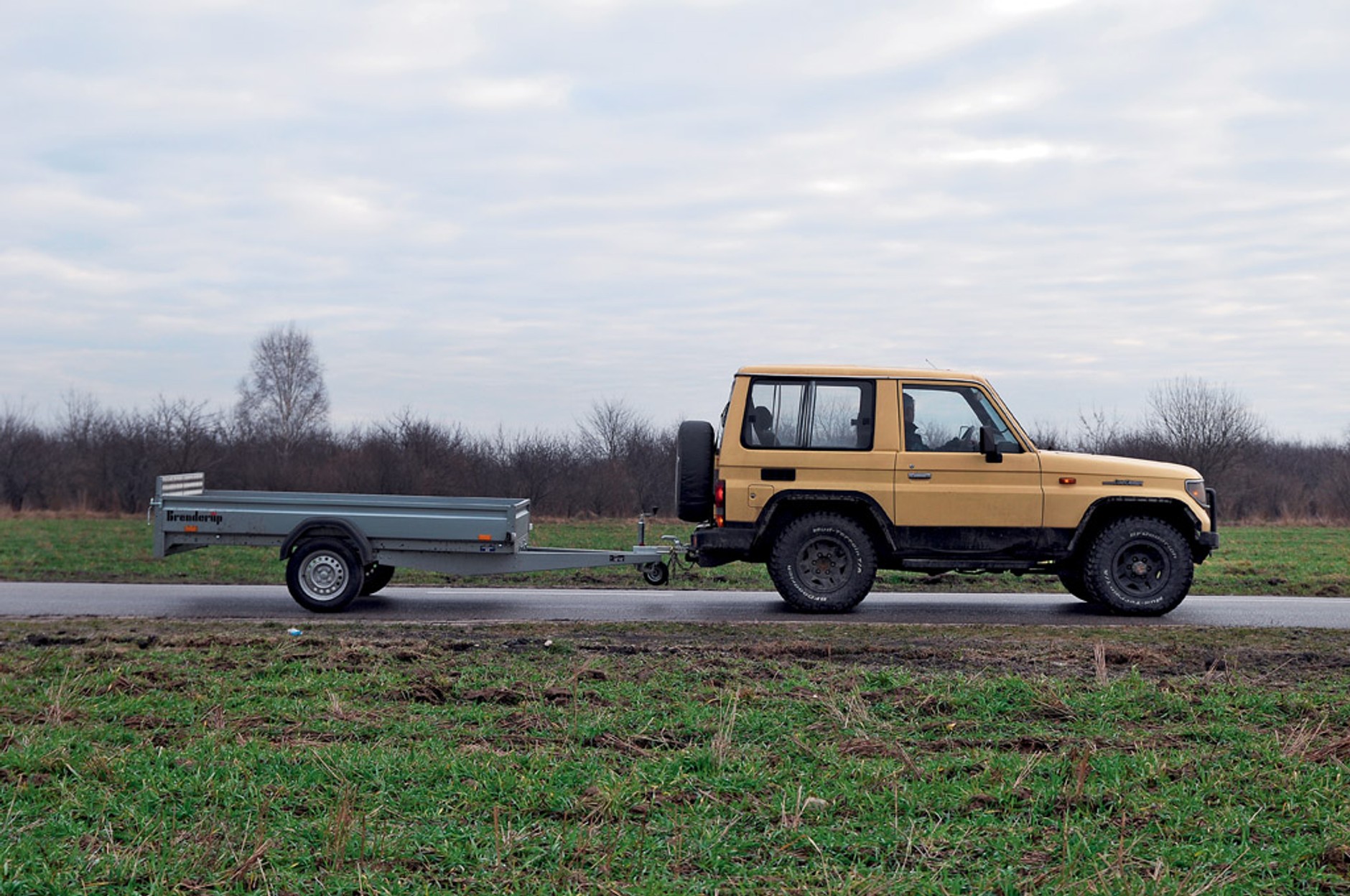 Ważna kategoria: wyjaśniamy co daje prawo jazdy kategorii B+E