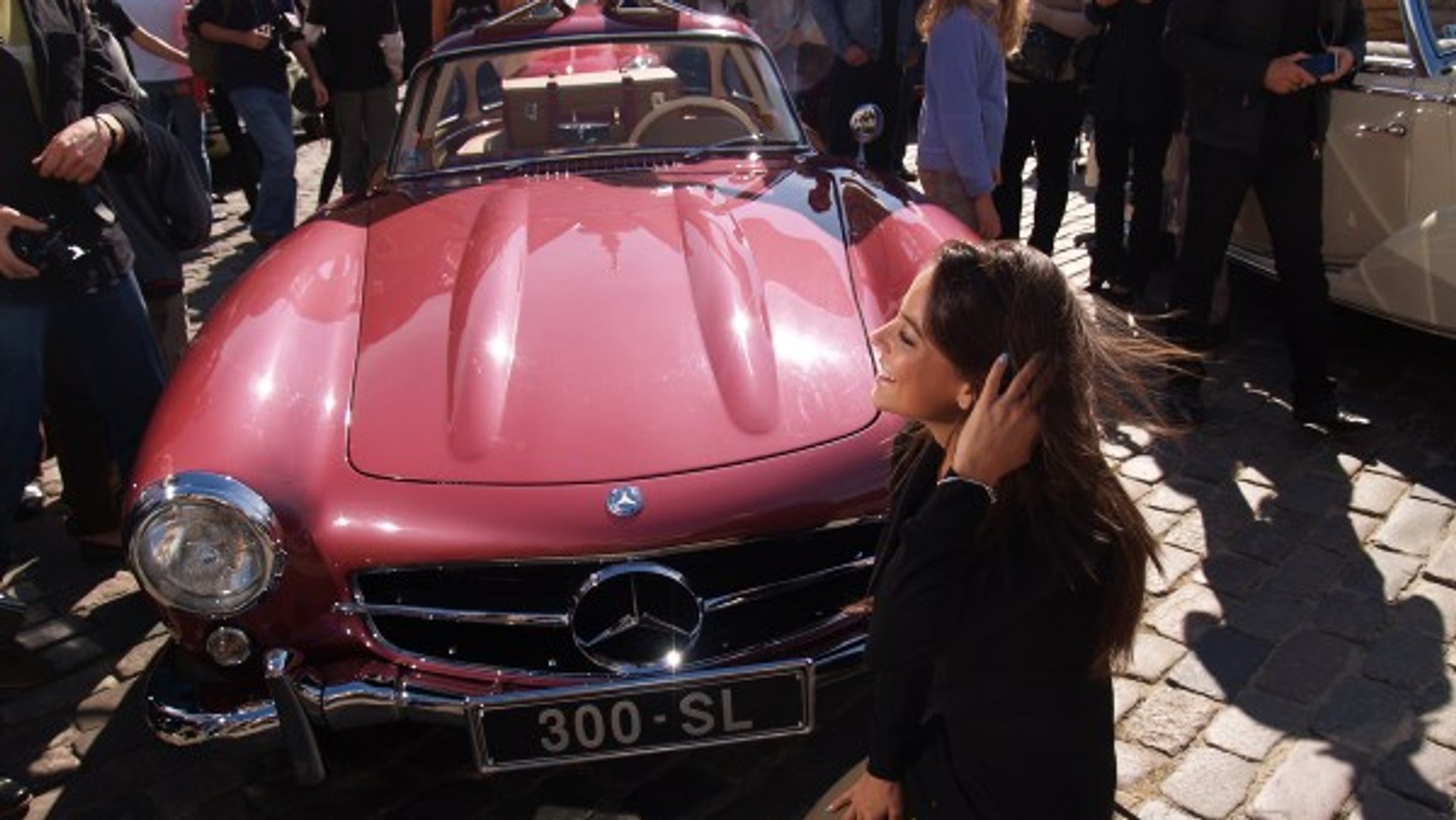 Ania Mucha w Mercedesach