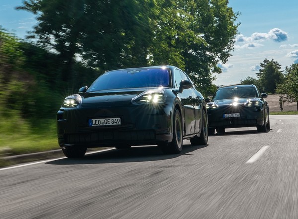Dobre wieści z Zuffenhausen. Silnik spalinowy ostanie się w gamie Porsche Cayenne