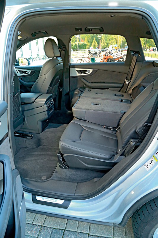 Audi Q7 E-TRON - diesel pod napięciem