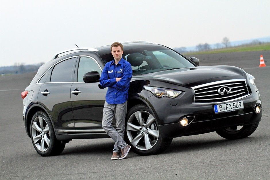Test Infiniti FX50: 500 Nm wykonuje świetną robotę