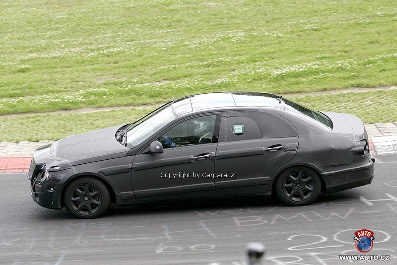 Zdjęcia szpiegowskie: Mercedes-Benz E Klasa - karuzela kręci się dalej