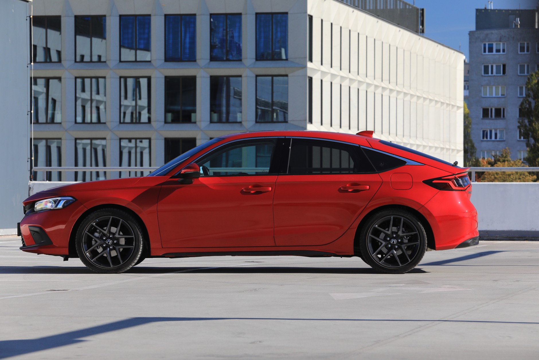 Honda Civic e: HEV 2022 11 generacja