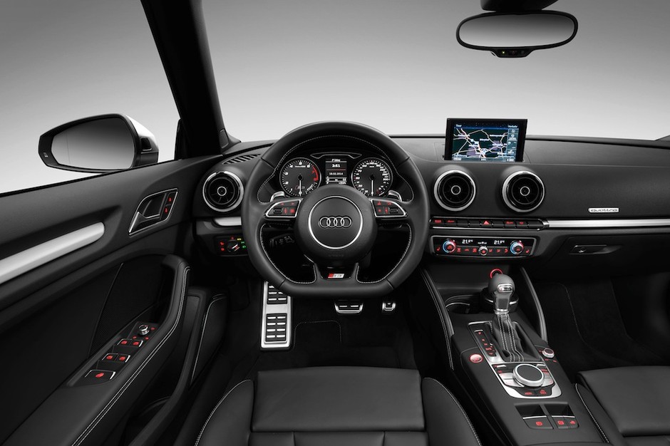 Audi S3 cabrio: 300 KM pod stopą