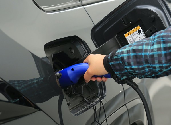 Hybrydy plug-in bez akcyzy. Rząd chce przedłużyć zwolnienie z podatku