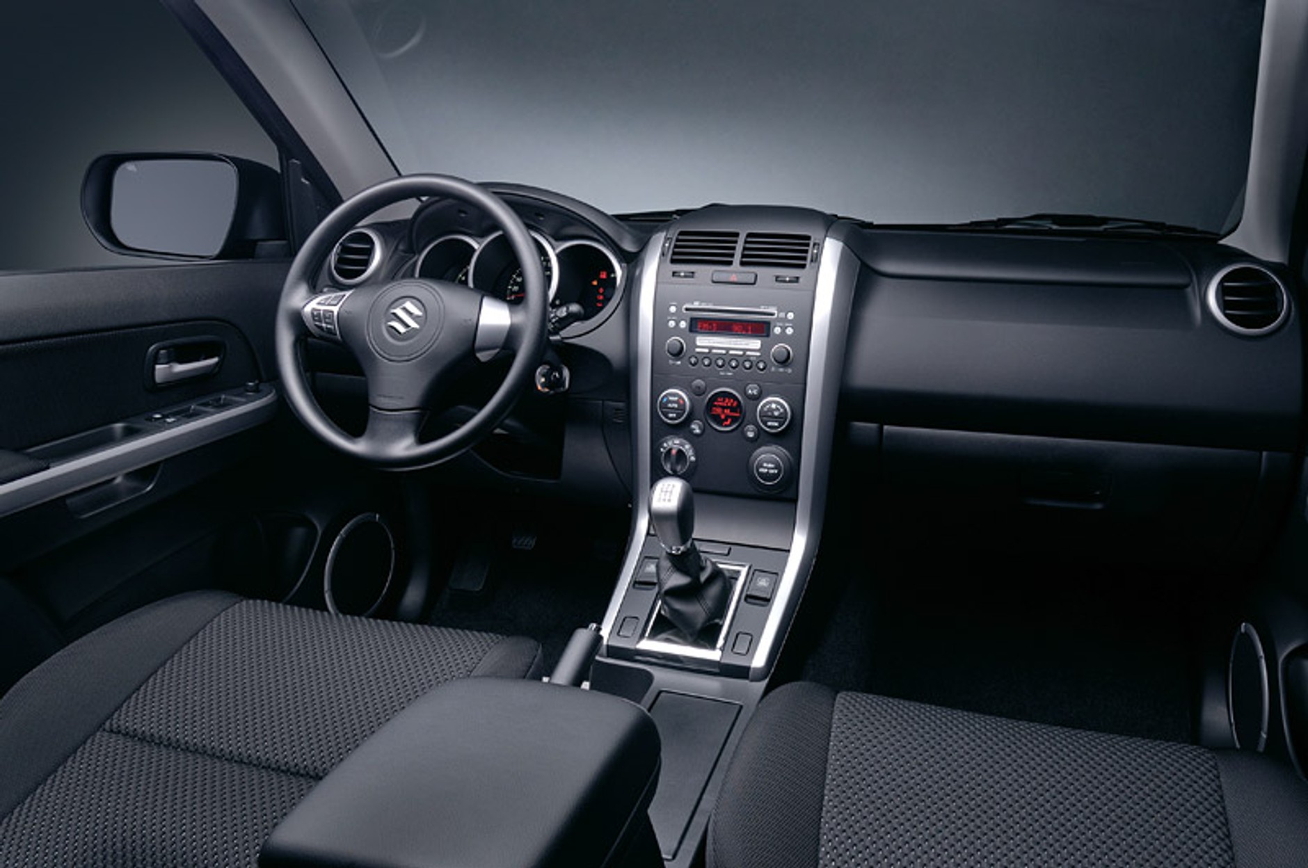 Suzuki: unowocześniona Vitara w salonach (ceny i fotogaleria)