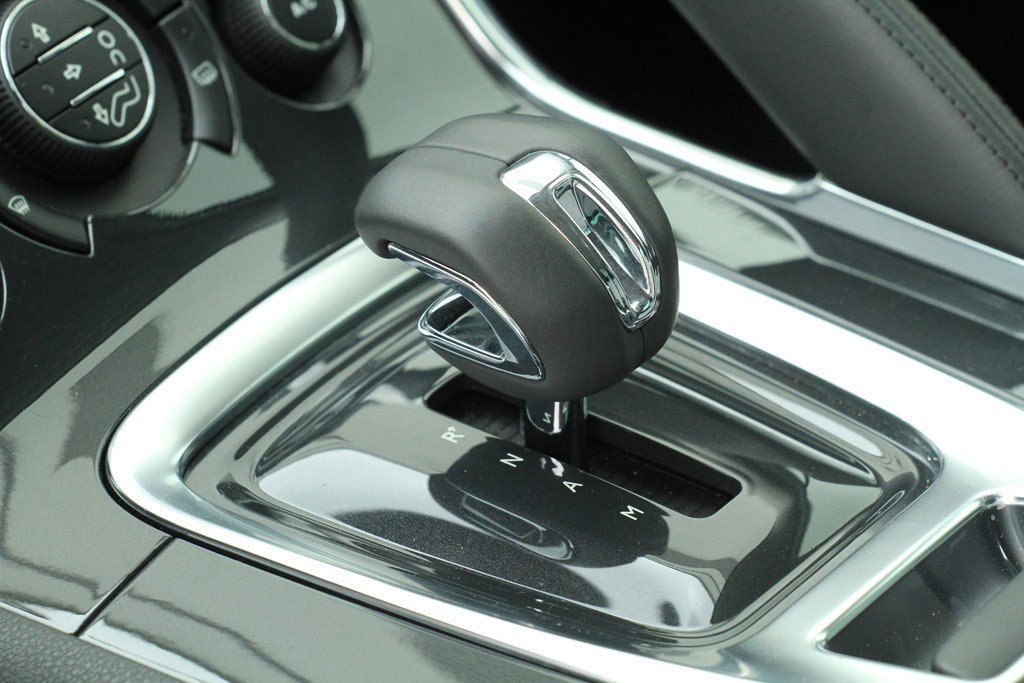 Peugeot 3008 HYbrid4: hybryda dla rozrzutnych ekologów