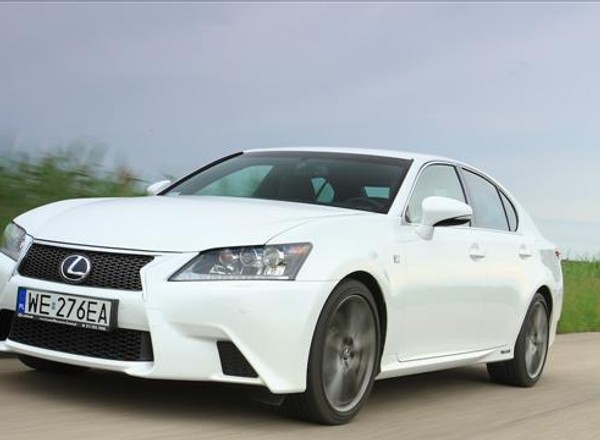 Lexus GS 450h F Sport - Sportowy i multimedialny
