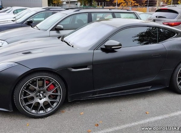 Policja odzyskała Jaguara F-Type wartego 300 tys. złotych