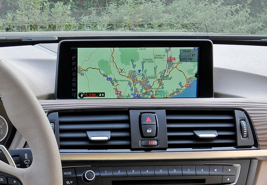BMW serii 3 kontra Mercedes klasy C: starcie odwiecznych rywali