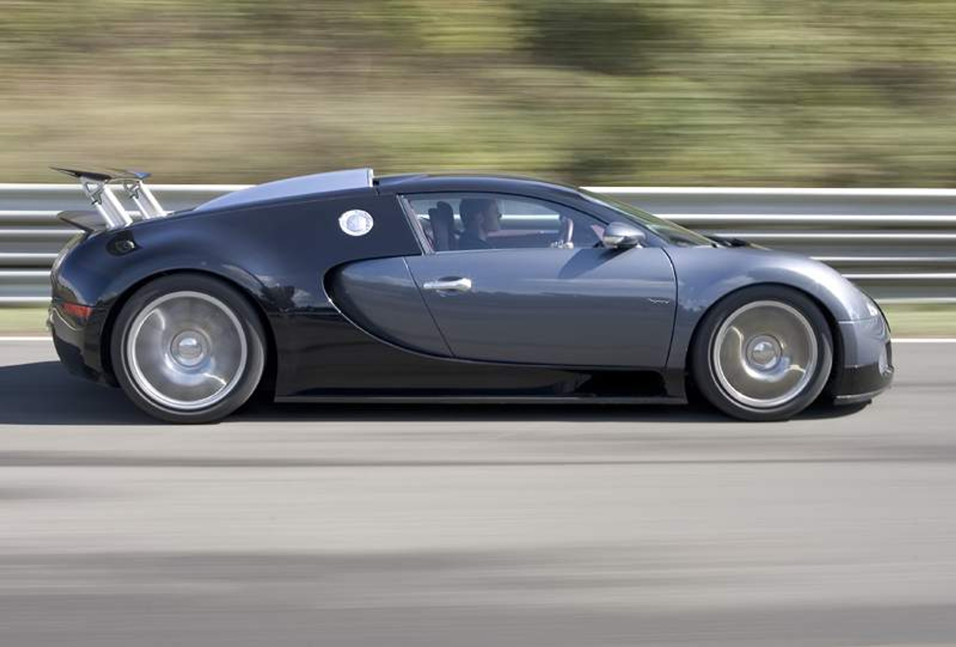 Bugatti wyprodukuje więcej egzemplarzy modelu Veyron (fot. + tapety)