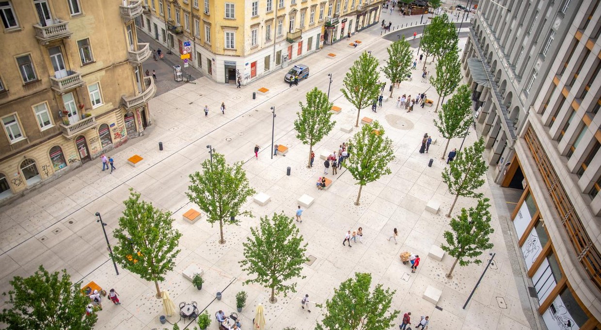 Plac Pięciu Rogów - Straż Miejska wystawiła tam ponad 400 mandatów