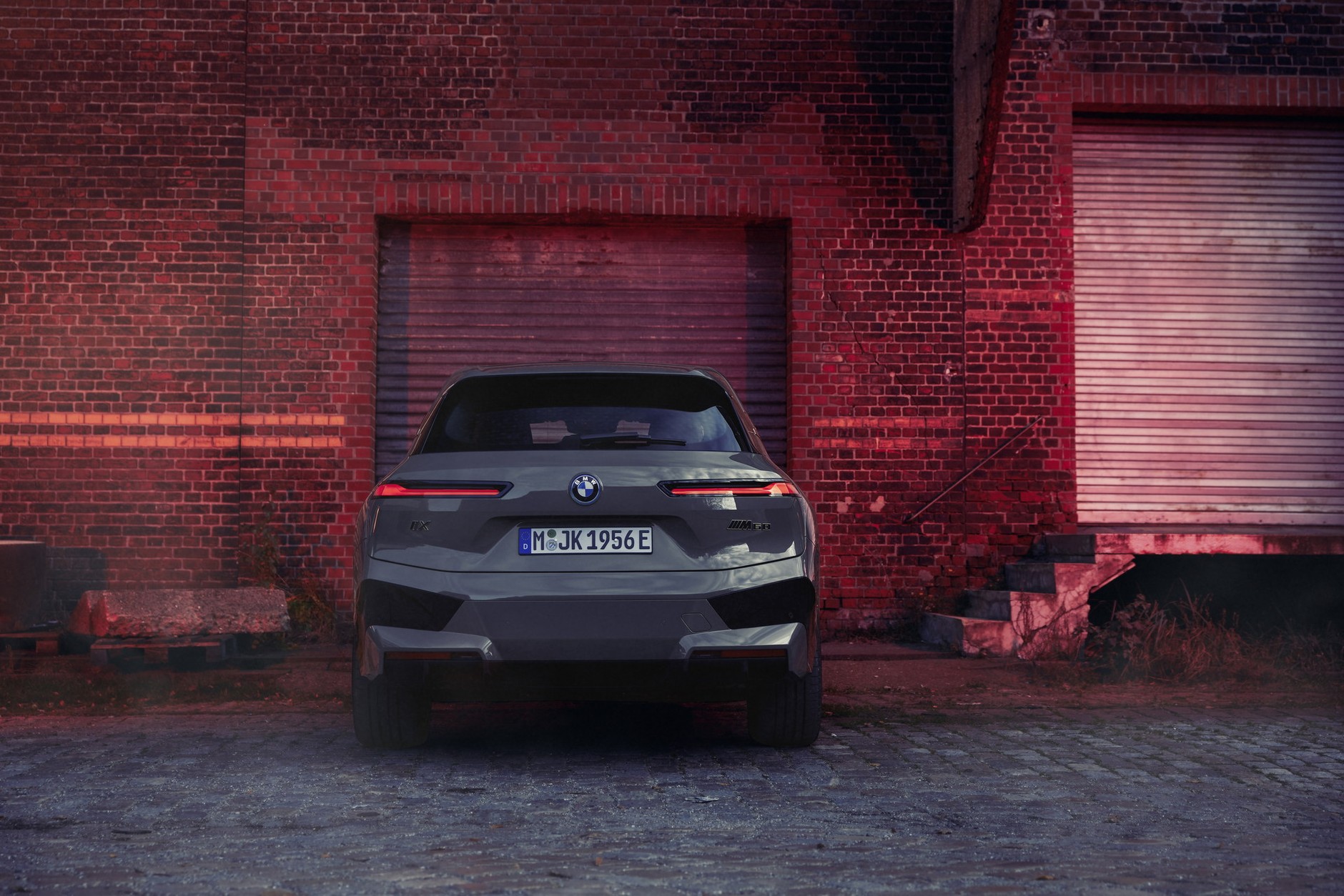 Elektryczne BMW iX w wersji „M” – 3,8 do setki i ponad 560 km zasięgu