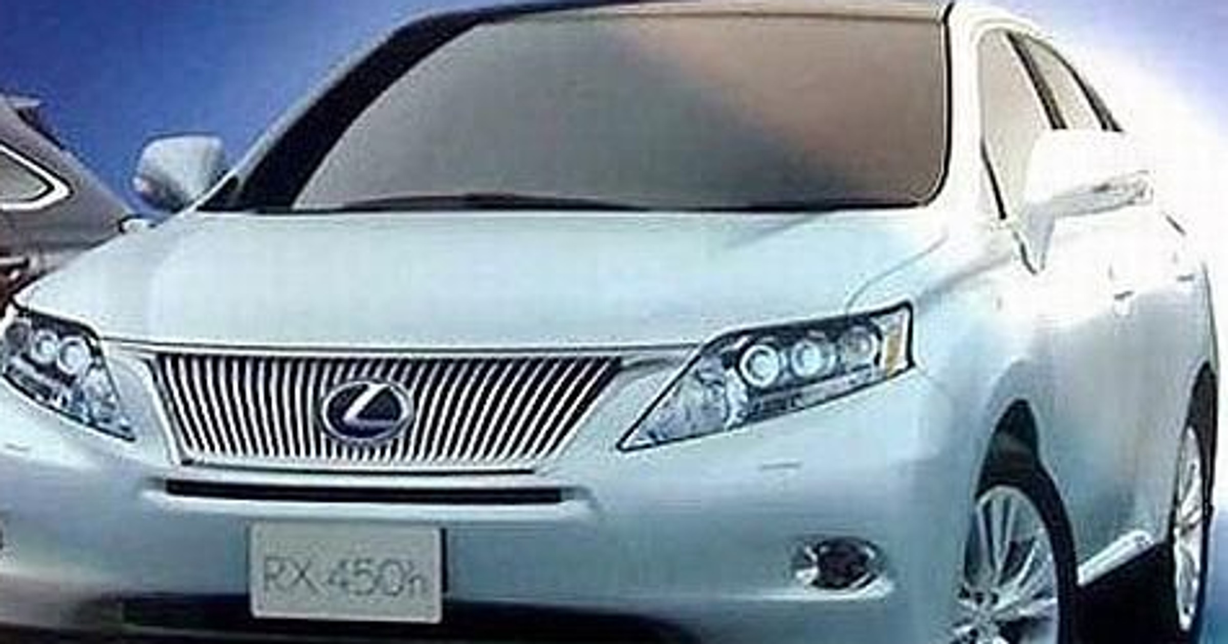 Lexus RX - Pierwsze zdjęcia najnowszej wersji