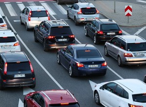 Wyrok na producentów spalinówek odroczony. Oto co oznacza ostatnia decyzja KE