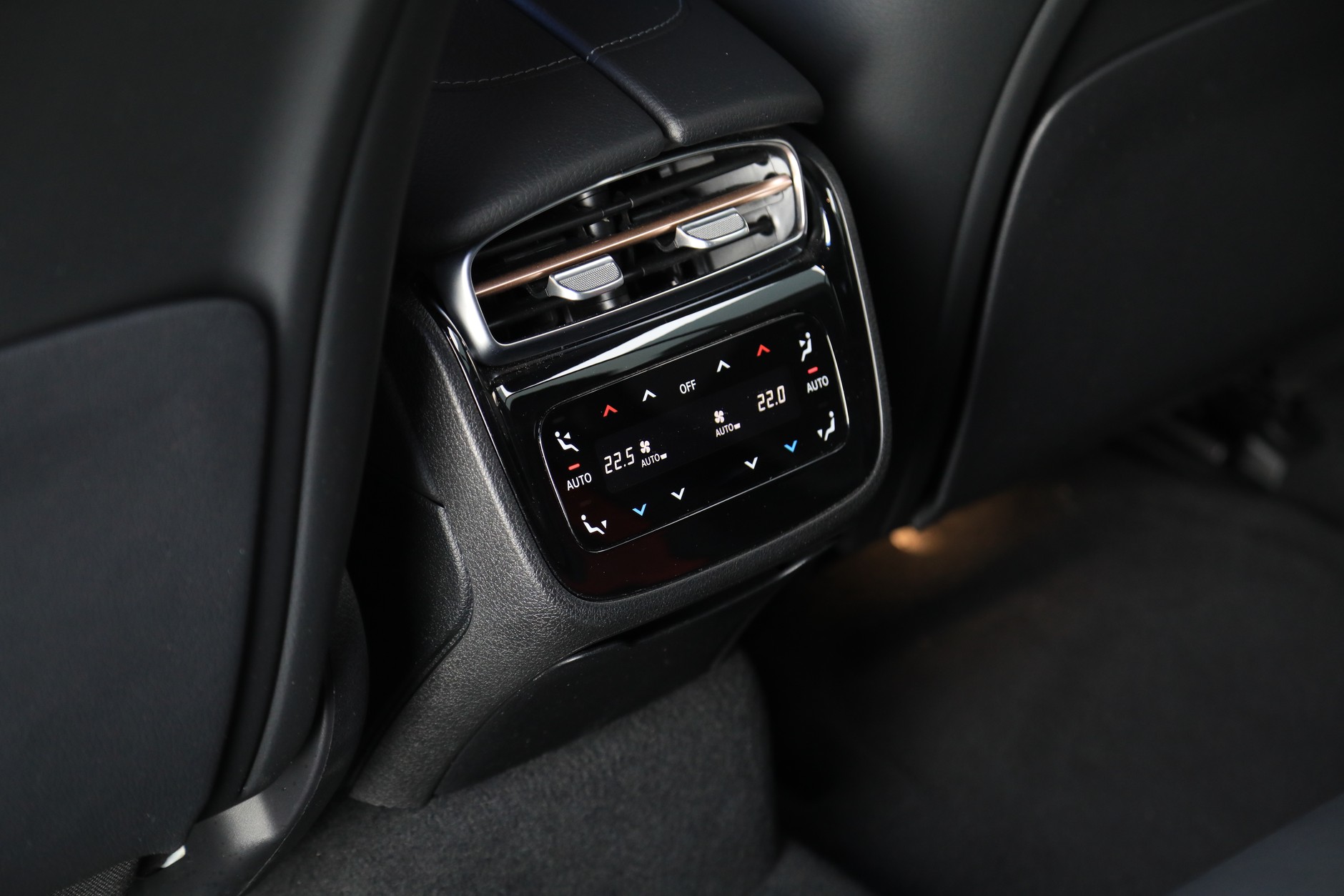 Mercedes-AMG EQE 43 4MATIC 2022 r. 1 generacja