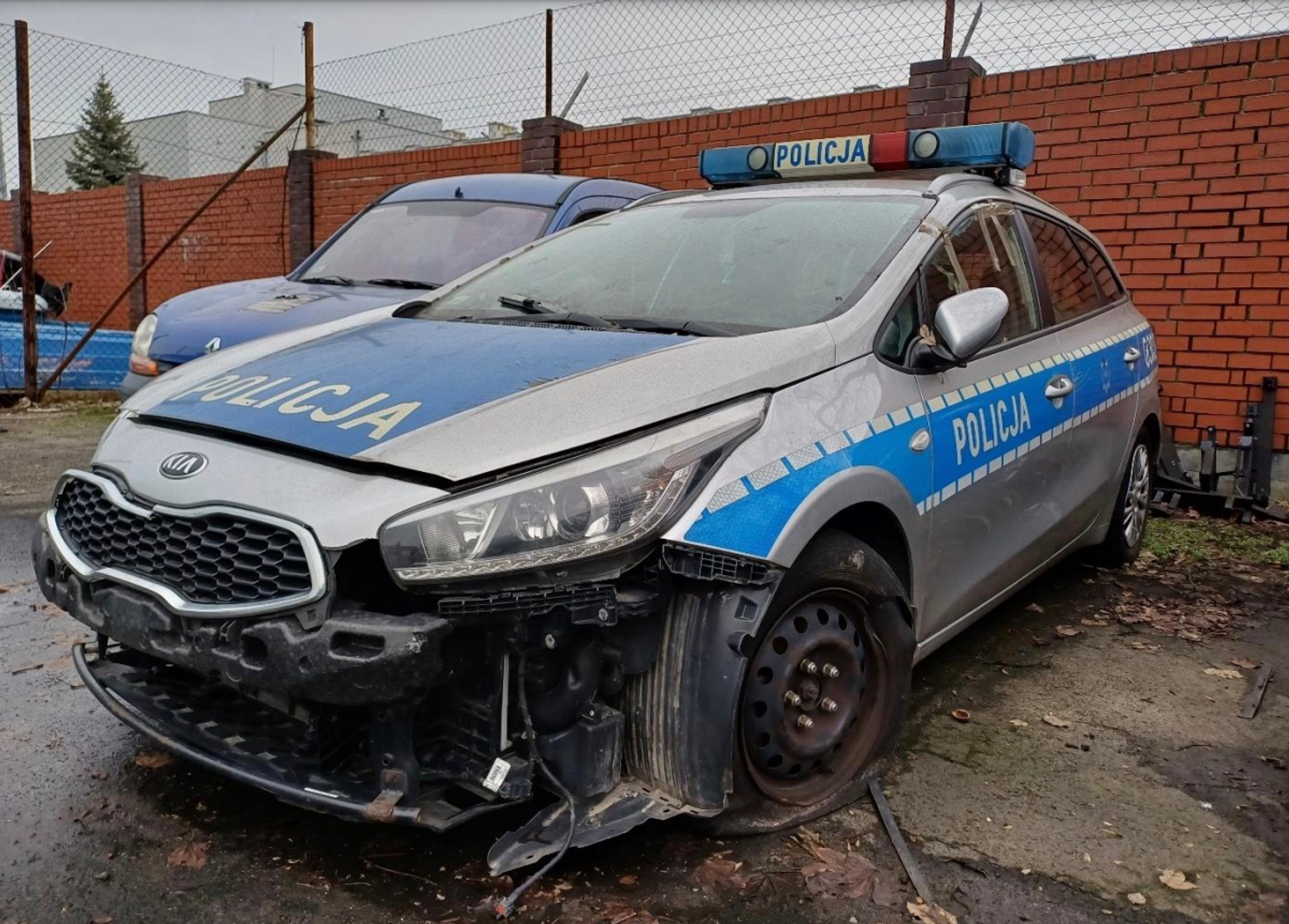 Nie wszystkie pojazdy wystawione na aukcjach nadają się do jazdy.